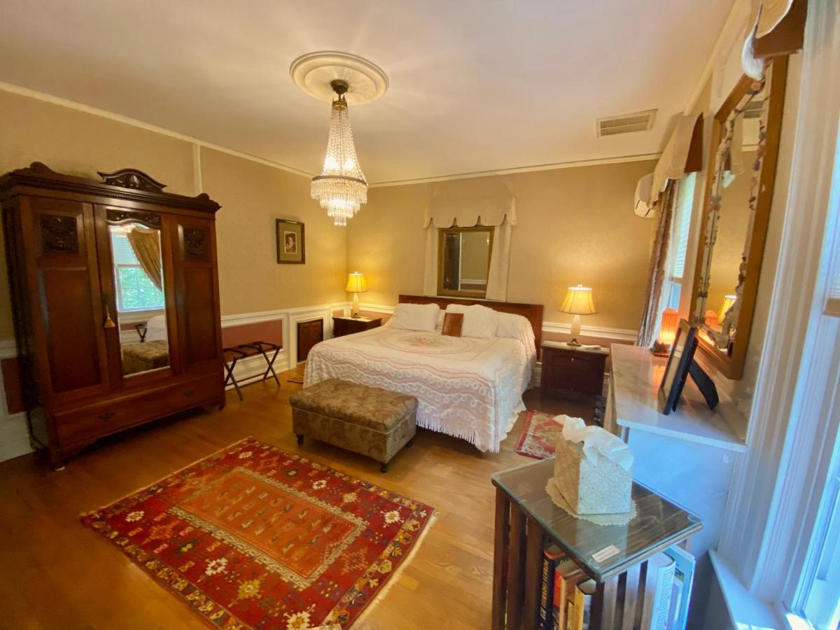 The Melange Inn Hendersonville Exterior photo