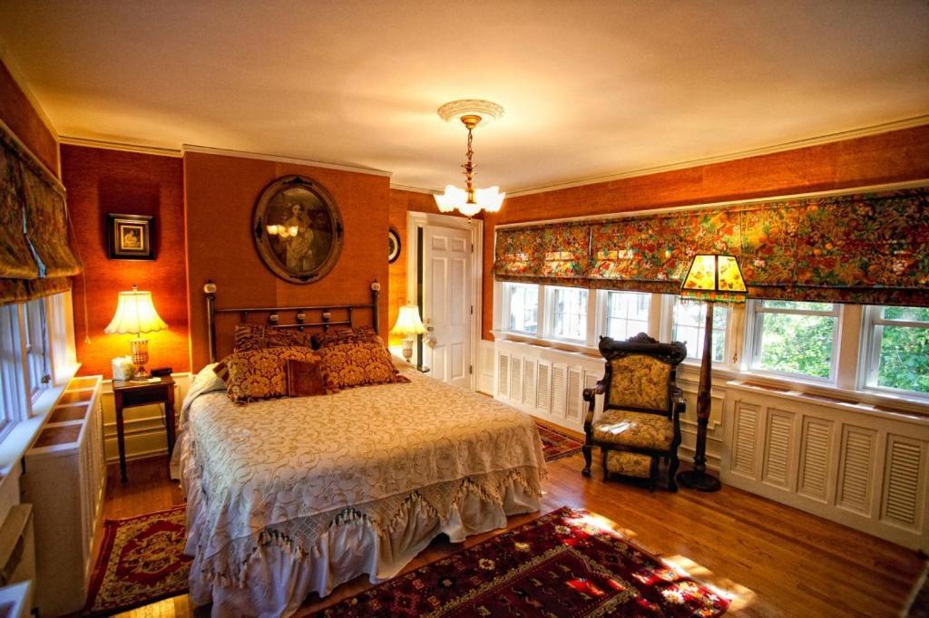 The Melange Inn Hendersonville Exterior photo