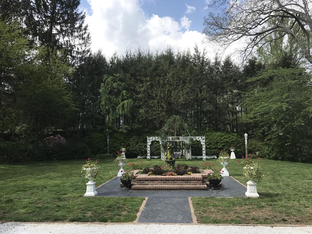 The Melange Inn Hendersonville Exterior photo