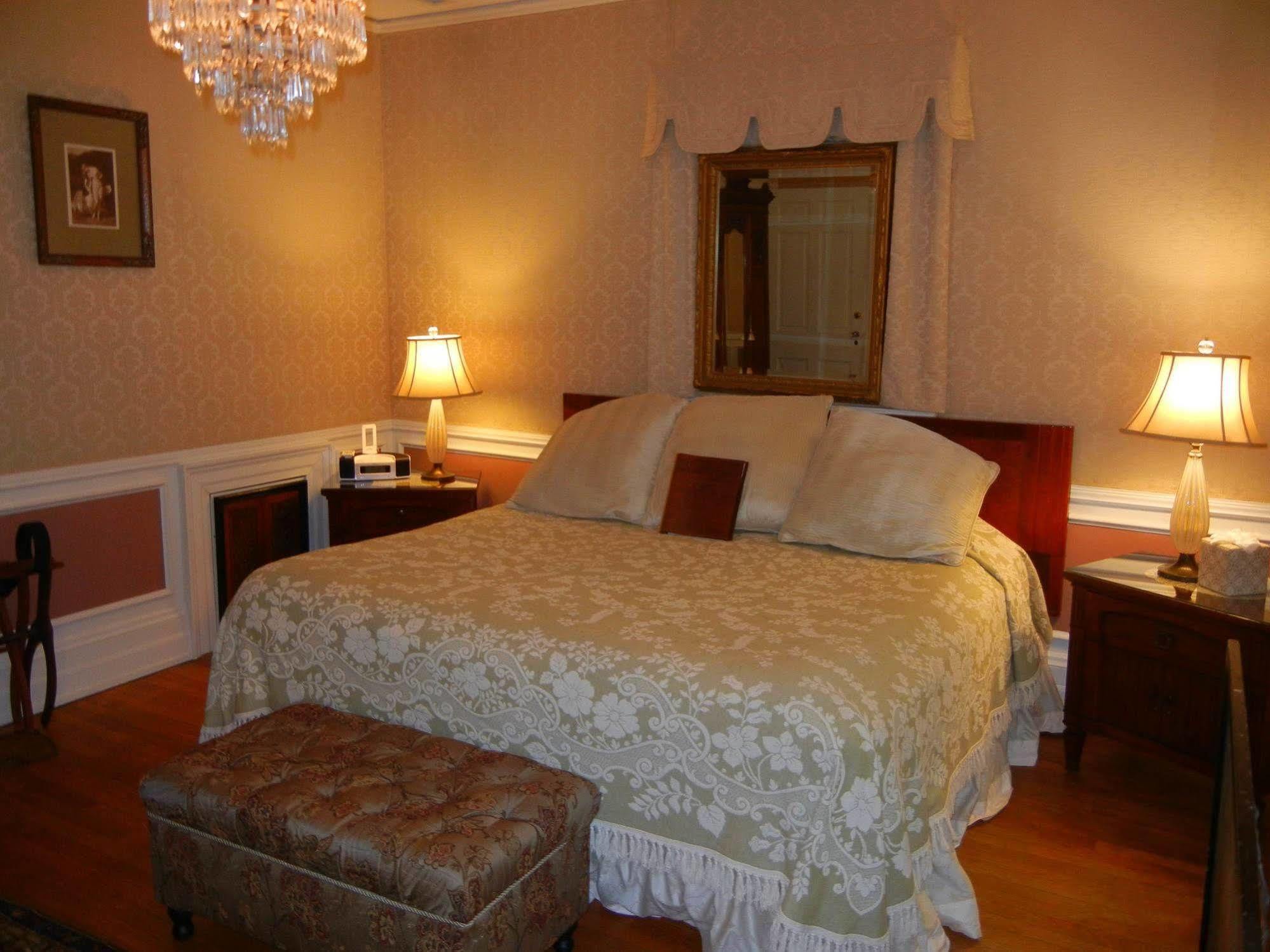 The Melange Inn Hendersonville Exterior photo