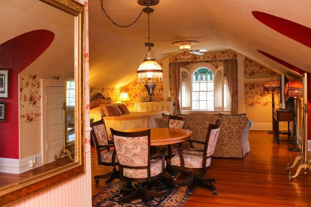 The Melange Inn Hendersonville Exterior photo